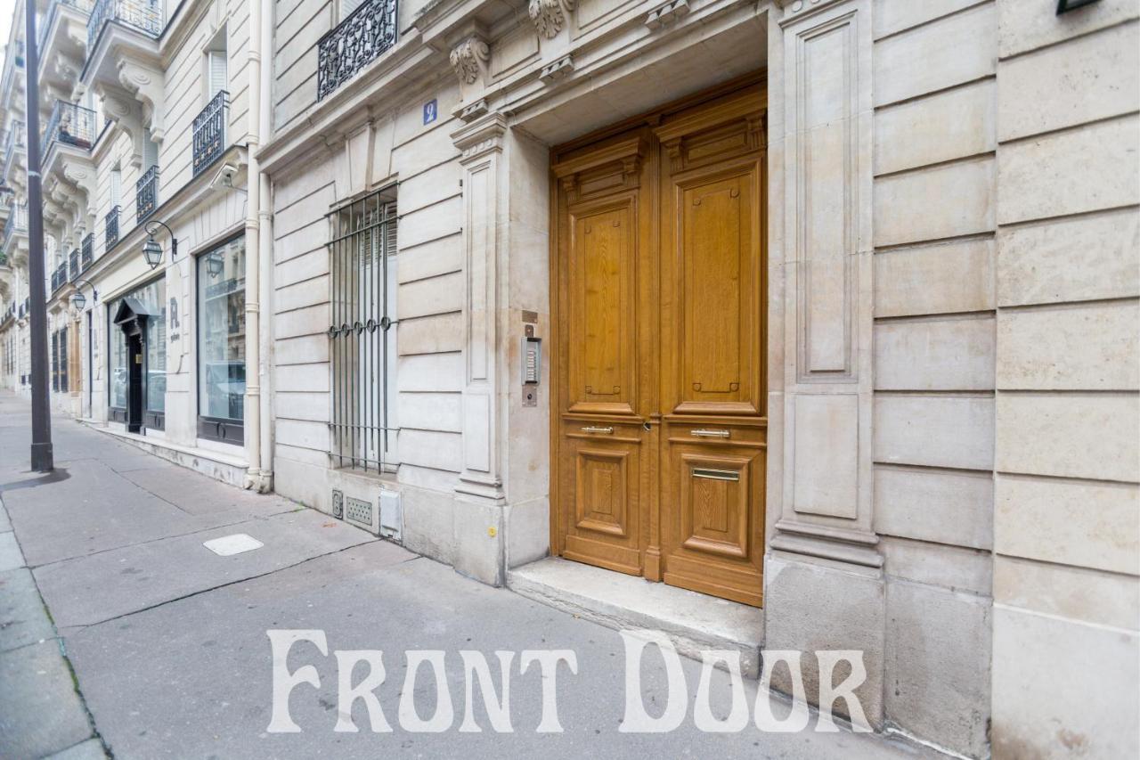 Eiffel Tower View Rose, #2 Bed & Breakfast Parigi