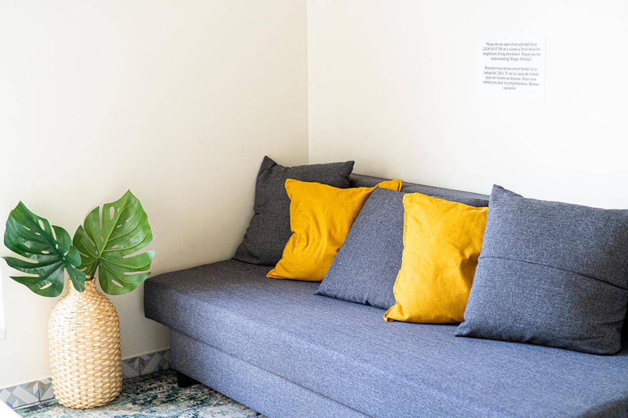 Eiffel Tower View Rose, #2 4*