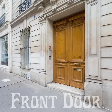 Eiffel Tower View Rose, #2 Bed & Breakfast Paris
